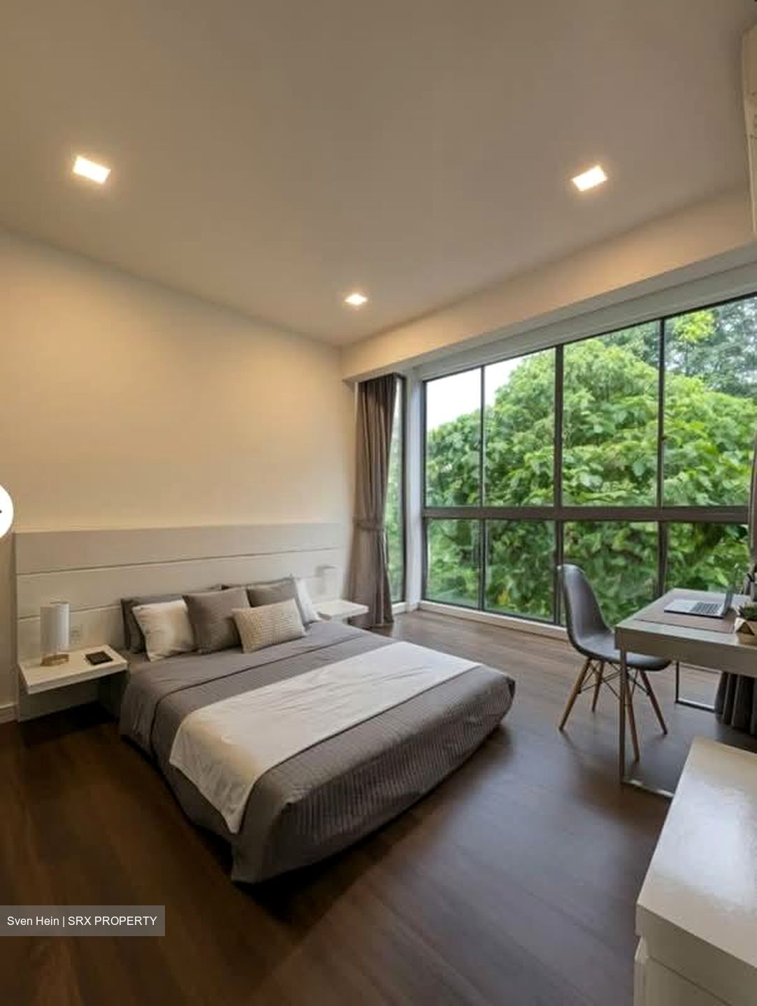 La Suisse (D11), Terrace #560725851